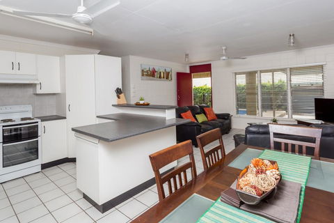 14 Double Island Drive - Rainbow Beach, Large Holiday House With Pool,Pets Welcome, Free Wi-Fi - Kawana Tourism 2