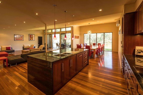 141 Providence Drive, Bowhill - Kawana Tourism 2