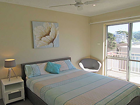 15 'Kanangra', 39 Soldiers Point Road - Fantastic Unit Right On The Water - Kawana Tourism 1
