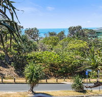 16 Pt Lookout Beach Resort - Kawana Tourism