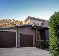 17 Naiad Court - Modern open plan family home with covered outdoor area and double lock-up garage - Kawana Tourism