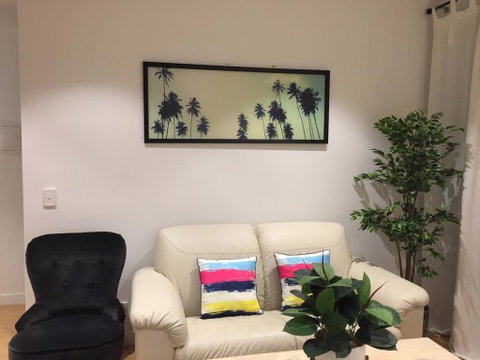 18 Surflen St - Kawana Tourism 1