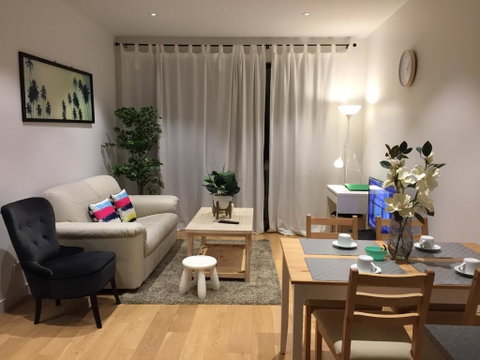 18 Surflen St - Kawana Tourism 0