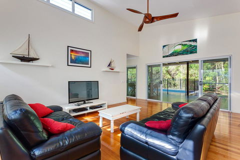 19 Satinwood - Natures Retreat With A Bit Of Sandy Feet - Kawana Tourism 1