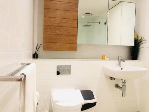 1Bed 1Study Apt With City View &NEW YEAR Firework - Kawana Tourism 2