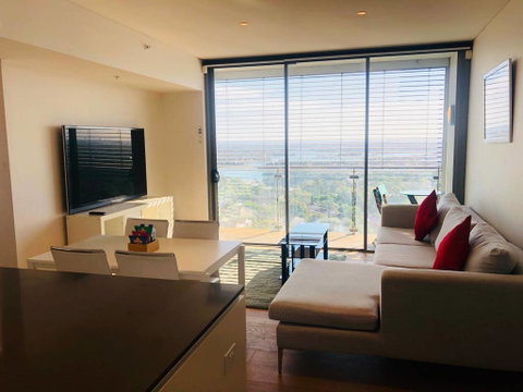 1Bed 1Study Apt With City View &NEW YEAR Firework - Kawana Tourism 1