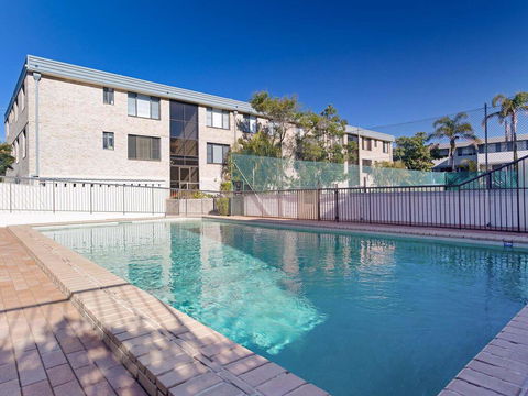 2 'The Dunes', 38 Marine Drive - Pool, Tennis Court And So Close To The Beach - Kawana Tourism 1