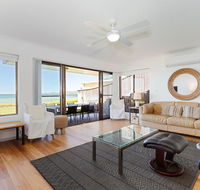 2 'The Pelicans' 53 Soldiers Point Road - ground floor unit on the waterfront - Kawana Tourism
