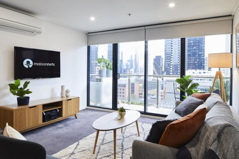 2 Bdrm 2 Bthrm Apt With Parking In Central CBD - Kawana Tourism 0
