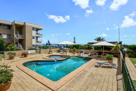 2 Bedroom Top Floor Unit - Ocean Views And Pool - Kawana Tourism 3