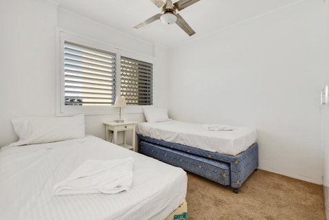 2 Bedroom Top Floor Unit - Ocean Views And Pool - Kawana Tourism 1