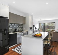 2 Bedroom Townhouse - Family  Corporate Bookings Only - Kawana Tourism