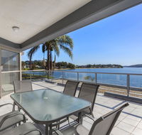 2 The Shores Soldiers Point - Waterfront - Uninterrupted Water Views INCLUDING ALL LINEN  TOWELS Free Wi-Fi - Kawana Tourism