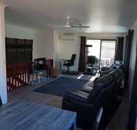 2-29 Rumbalara Avenue - Rainbow Beach Bring your dog or your cat or bring both Free Wi-Fi - Kawana Tourism
