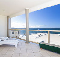 2/141A Soldiers Point Road - large waterfront duplex across from the bowling club - Kawana Tourism