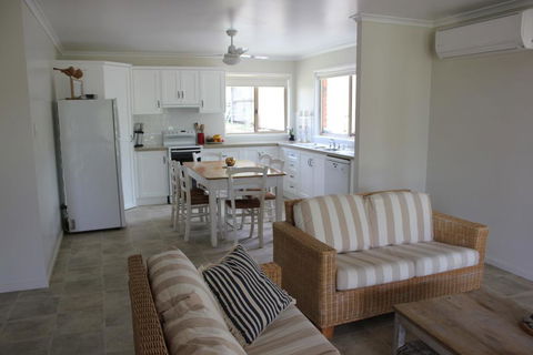 2/51 Carlo Road - Rainbow Beach - Kawana Tourism 0