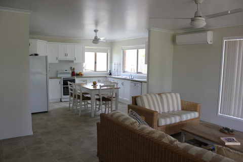 2/51 Carlo Road - Rainbow Beach - Kawana Tourism 1