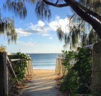 20 Steps to the Sand - Kawana Tourism