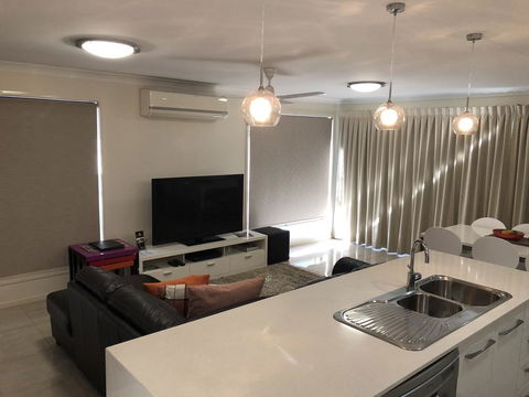 21 On Hursley Motel Apartments - Kawana Tourism 2