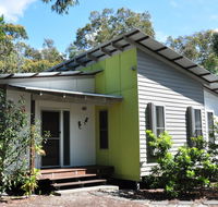 24 Esprit Drive - Beach home with open plan living and walking distance to beach - Kawana Tourism