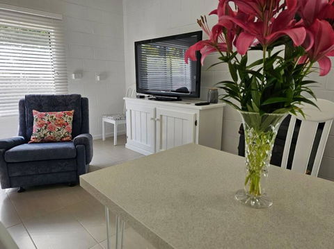 Blossom Cottage - Cosy Retreat - Kawana Tourism 2