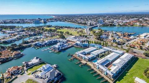 C Mandurah Apartment Resort - Kawana Tourism 0