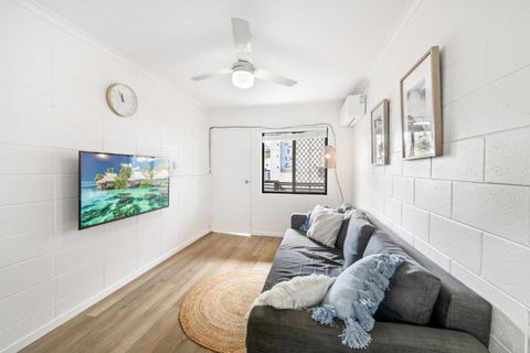 Coastal Retreat, Beach Unit - Kawana Tourism 2
