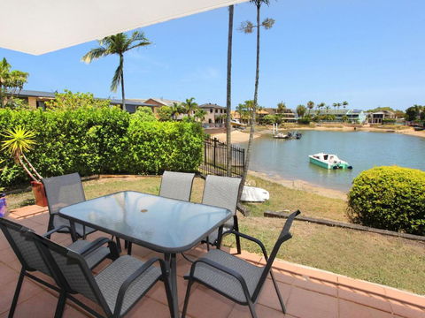 Courtney Cove 1 Comfortable Two Bedroom Apartment On Mooloolaba Canal - Kawana Tourism 0