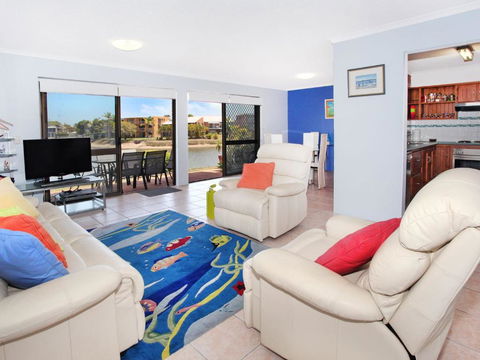 Courtney Cove 1 Comfortable Two Bedroom Apartment On Mooloolaba Canal - Kawana Tourism 3