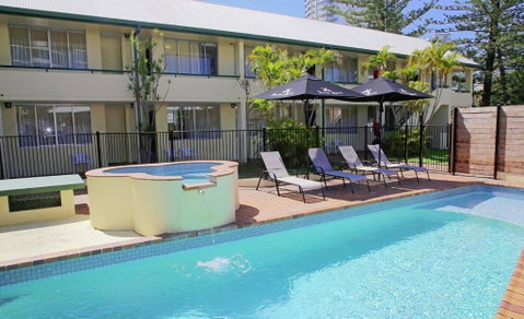 Darcy Arms Hotel Motel - Kawana Tourism 3