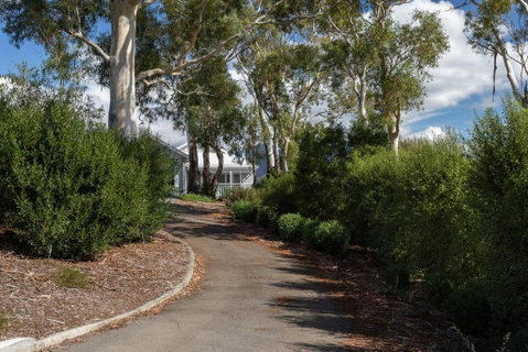 Derwent River Cottage - Tranquil Waterfront Living - Kawana Tourism 1