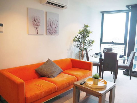 2Bed 1Bath Cozy Apartment In CBD - Kawana Tourism 3