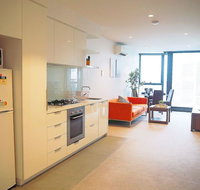 2Bed 1Bath Cozy Apartment in CBD - Kawana Tourism