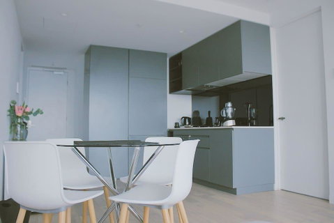 2Bed 2Bath Minimalist Apartment In CBD - Kawana Tourism 0
