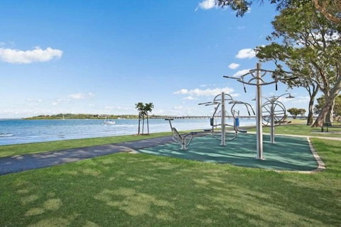 2nd Floor Unit With Water Views And Pool - Karoonda Sands, Bongaree - Kawana Tourism 1