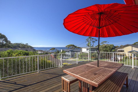 3 Shipton Cres - Heavenly Haven - Kawana Tourism 0