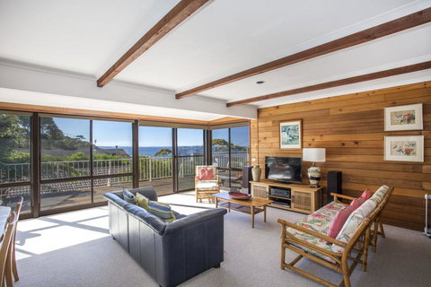 3 Shipton Cres - Heavenly Haven - Kawana Tourism 1