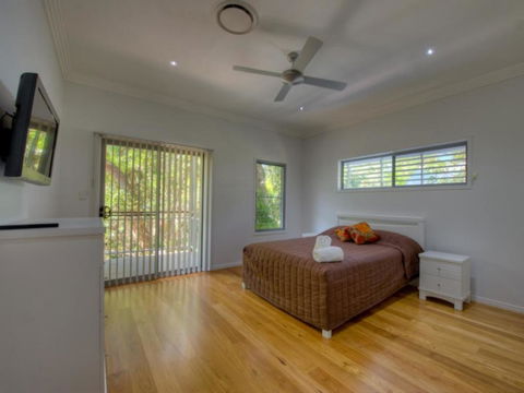 36 Satinwood Drive - Rainbow Shores - Kawana Tourism 1