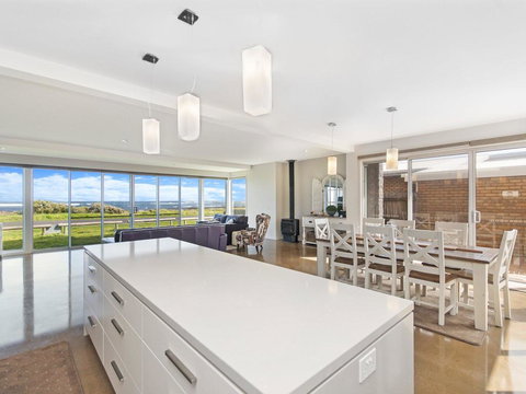 38 OCEANE - Kawana Tourism 2