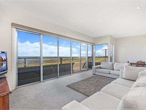 38 OCEANE - Kawana Tourism 3
