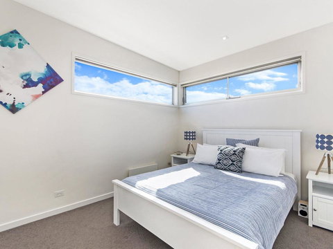 38 OCEANE - Kawana Tourism 1