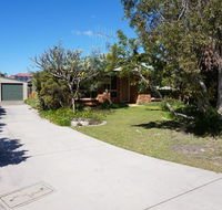 4 Boronia Place - Rainbow Beach Perfect convenient location Fenced yard - Kawana Tourism
