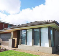 5Bed 2Bath Family House in Werribee - Kawana Tourism