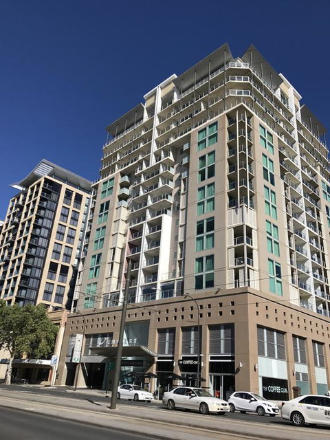 96 North Terrace - Kawana Tourism 0