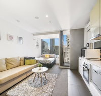 A Charming Studio with Stunning City Views - Kawana Tourism