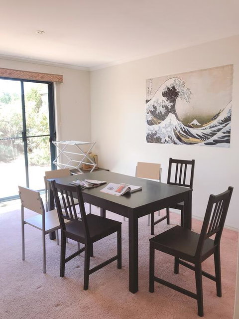 A Clean Private Room, Bruce - Kawana Tourism 3