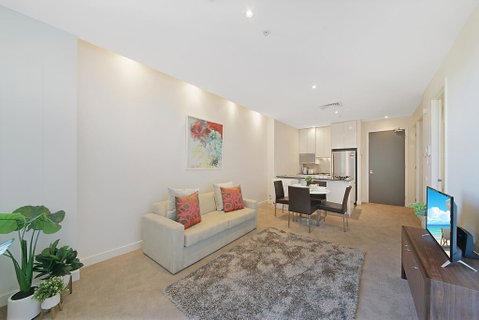 A Comfy & Central 2BR Apt Near Flinders Station - Kawana Tourism 1