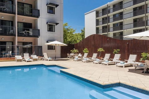 A Comfy 2BR Home, Top Location, FREE Parking - Kawana Tourism 3