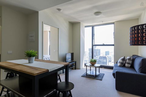 A Cozy CBD Suite With Spectacular City Views - Kawana Tourism 0