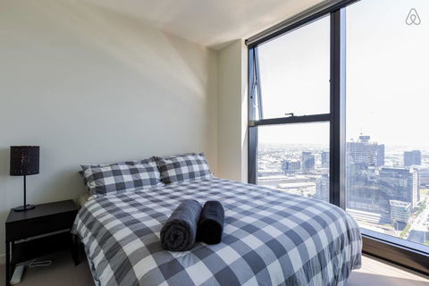 A Cozy CBD Suite With Spectacular City Views - Kawana Tourism 1